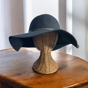 A New Day Womens 100% Wool Floppy Ranchers Hat Black Whimsigoth Boho OS
NEW BLK